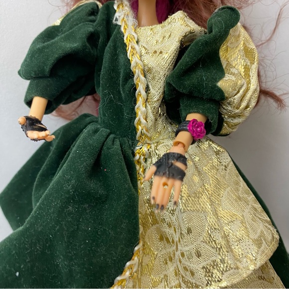 Ever After High First Chapter Briar Beauty Doll 2012 Redressed Green Gown - Picture 9 of 10